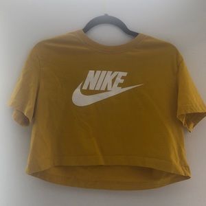 Nike women’s crop top